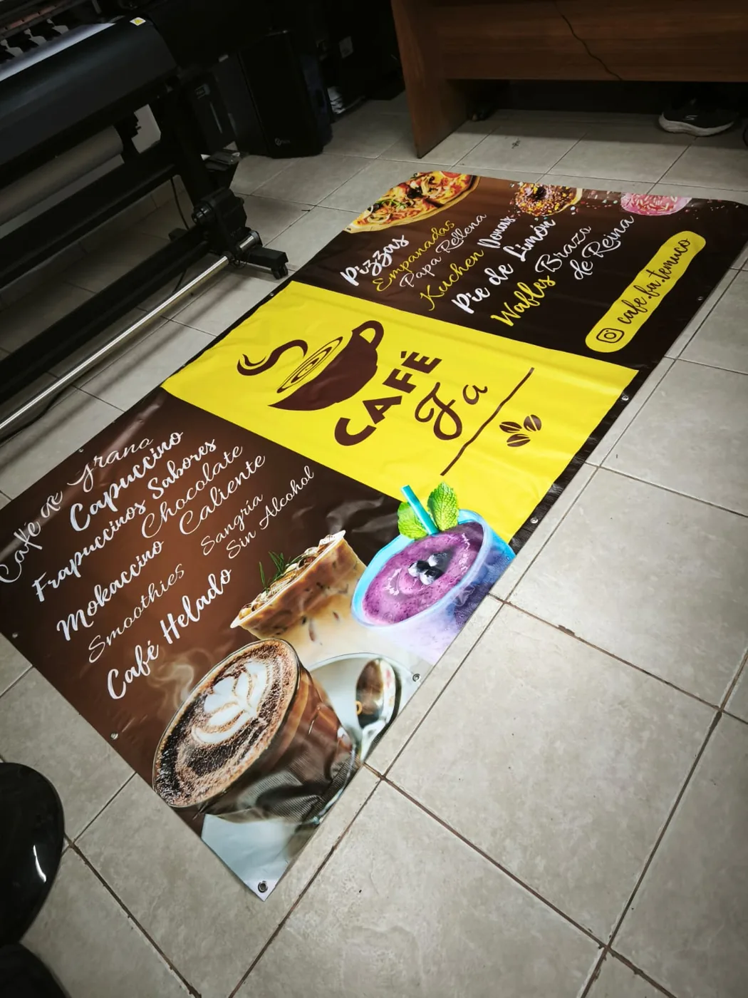Lienzo promocional Café Yaya impreso en tela PVC