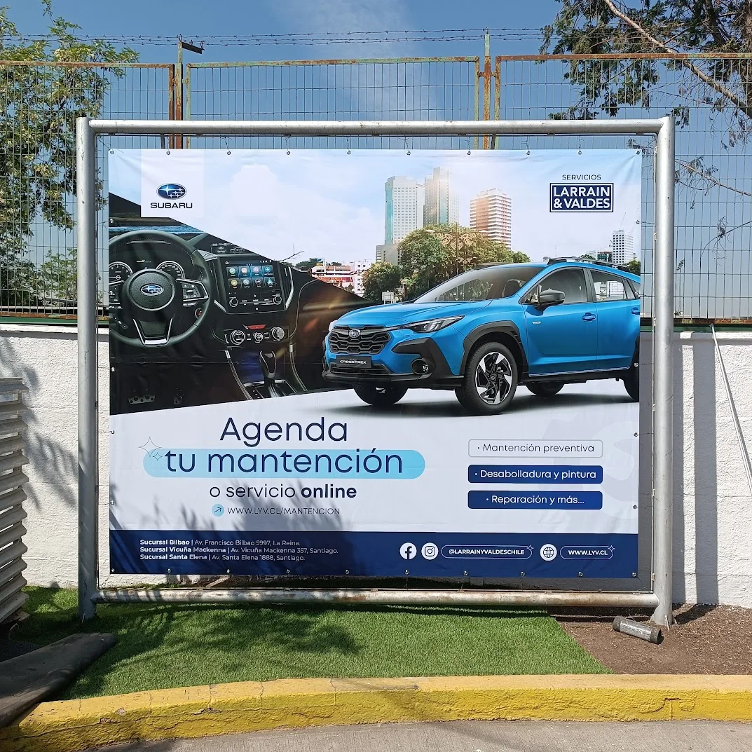 Tela PVC exterior instalada para Subaru Larraín y Valdés